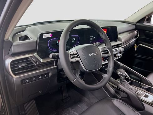 New 2025 Kia Telluride S image 9