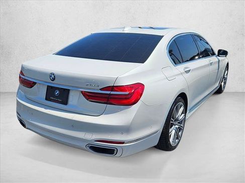 Used 2018 BMW 740i RWD image 5