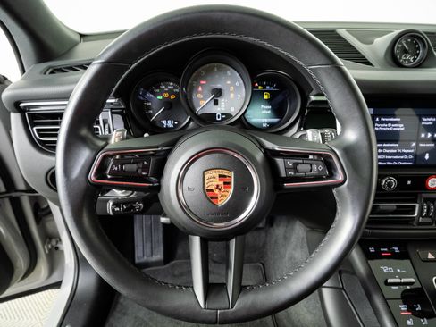 Certified 2024 Porsche Macan S AWD/4WD image 9