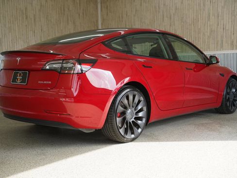 Used 2022 Tesla Model 3 Performance image 10