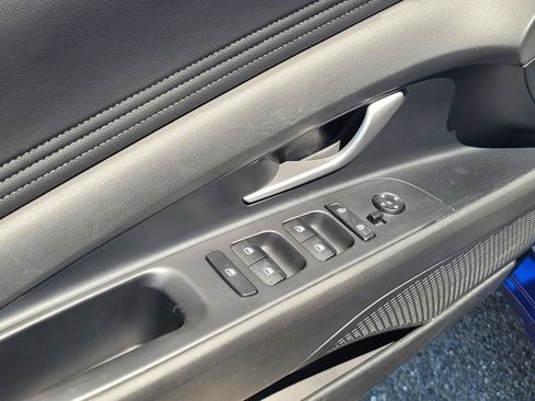 Certified 2023 Hyundai Elantra Limited FWD image 18