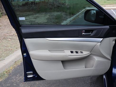 Used 2010 Subaru Legacy 2.5i Premium AWD/4WD image 23