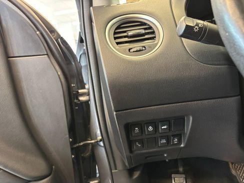 Used 2020 Nissan Pathfinder SL AWD/4WD image 17