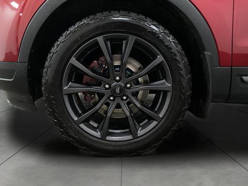 Used 2018 Ford Explorer XLT w/ Equipment Group 202A image 13