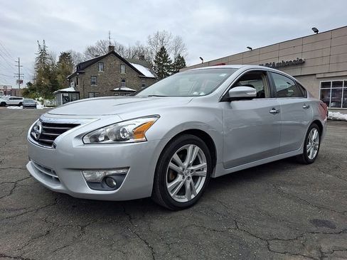 Used 2013 Nissan Altima 3.5 SL w/ Technology Pkg image 3