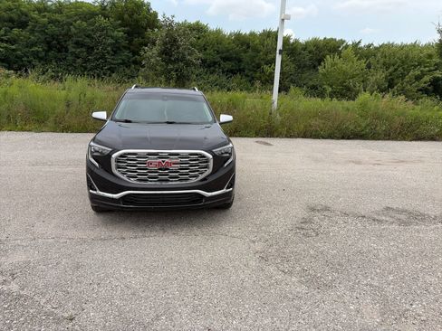 Used 2018 GMC Terrain Denali w/ Advanced Safety Package AWD/4WD image 3