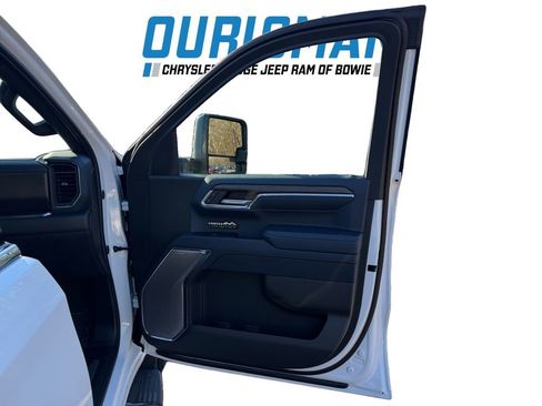 Used 2024 Chevrolet Silverado 1500 High Country w/ Technology Package image 16