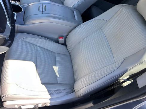 Used 2017 Toyota Highlander Plus w/ Carpet Mat Package image 25
