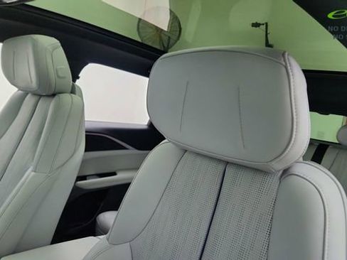 Used 2024 Cadillac Lyriq Luxury RWD image 35