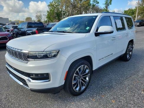 Used 2022 Jeep Grand Wagoneer Series III w/ Flexible Seating Group image 14