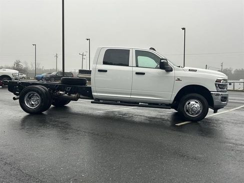 New 2026 RAM 3500 Tradesman w/ Chrome Appearance Group A image 4