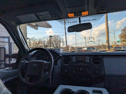 Used 2016 Ford F250 XL w/ Power Equipment Group image 16