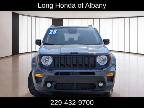 Used 2023 Jeep Renegade Altitude AWD/4WD image 2