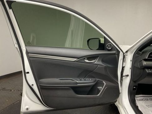 Used 2019 Honda Civic EX image 9
