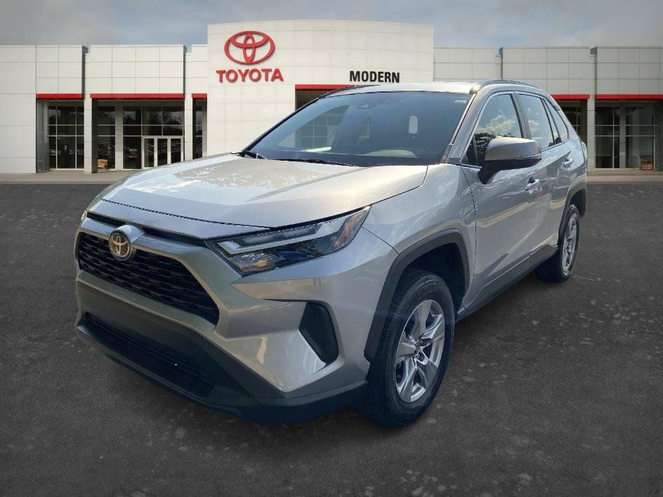 Certified 2025 Toyota RAV4 XLE AWD/4WD image 1