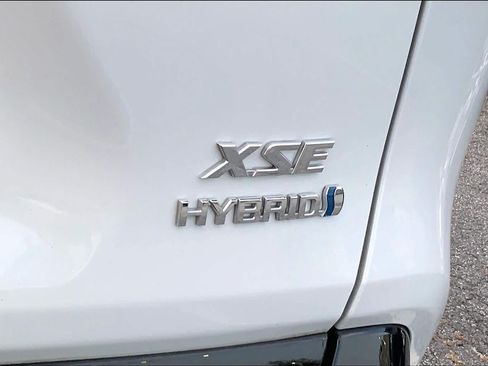 Used 2023 Toyota RAV4 XSE AWD/4WD image 10