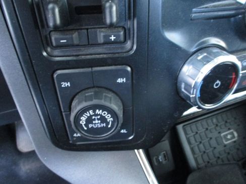 Used 2023 Ford F150 Lariat w/ Trailer Tow Package image 21