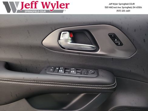 New 2026 Chrysler Pacifica Select w/ S Appearance Package FWD image 14