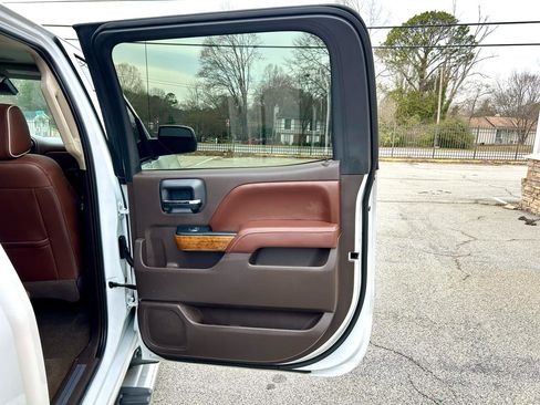 Used 2017 Chevrolet Silverado 1500 High Country image 22