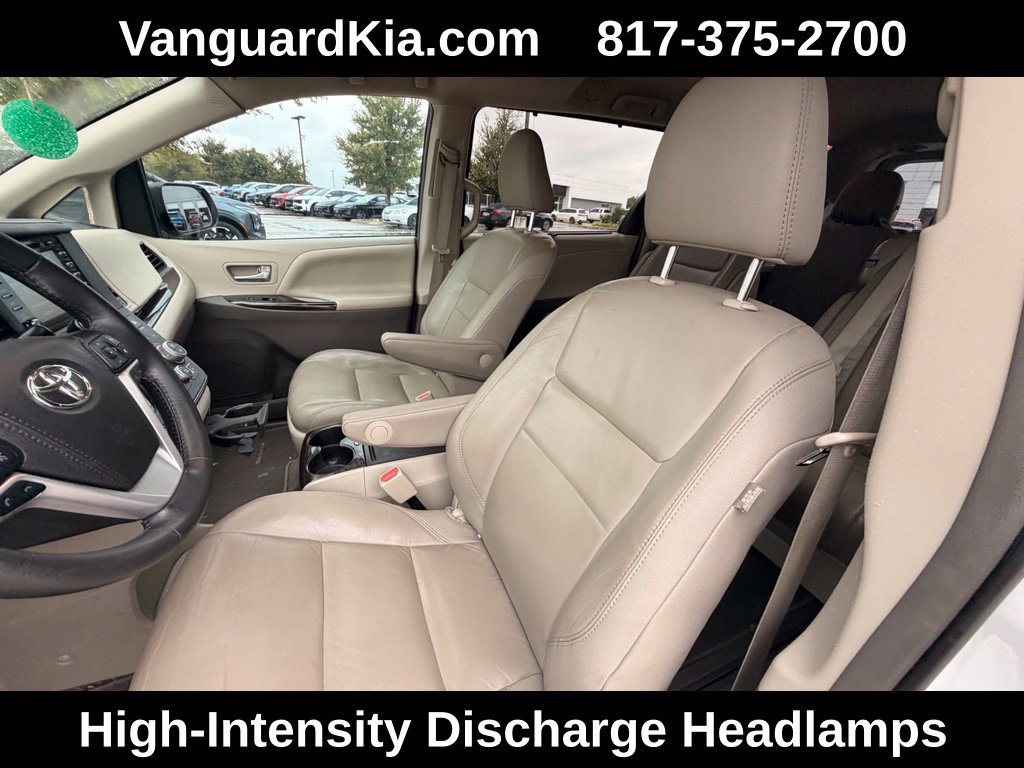 Used 2018 Toyota Sienna XLE Premium FWD image 13