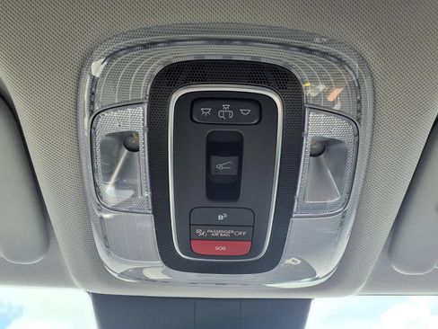 Used 2024 Hyundai Kona Limited AWD/4WD image 12
