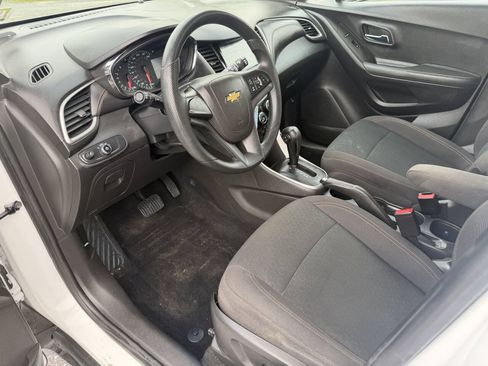 Used 2017 Chevrolet Trax LS FWD image 9