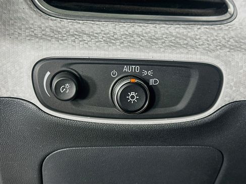 Used 2018 Chevrolet Bolt Premier w/ Driver Confidence II Package FWD image 17