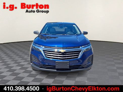 Used 2023 Chevrolet Equinox LS w/ LS Convenience Package FWD image 2