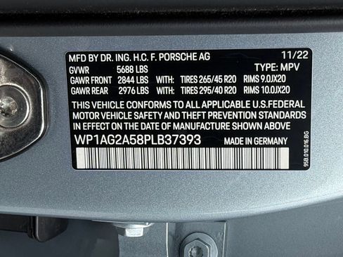 Used 2023 Porsche Macan S AWD/4WD image 32