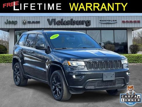 Used 2022 Jeep Grand Cherokee Laredo X image 1