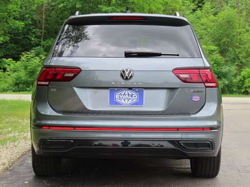 Used 2024 Volkswagen Tiguan SE R-Line AWD/4WD image 16