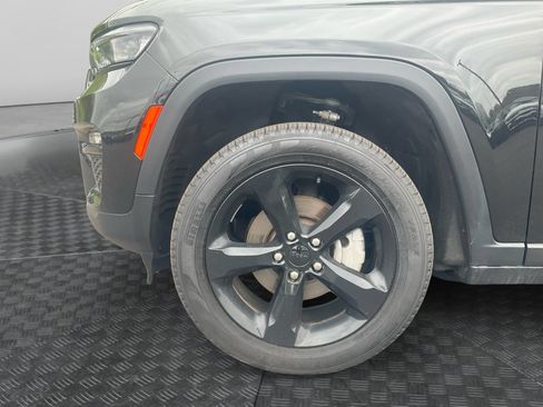 Used 2025 Jeep Grand Cherokee Limited w/ Black Appearance Package AWD/4WD image 14