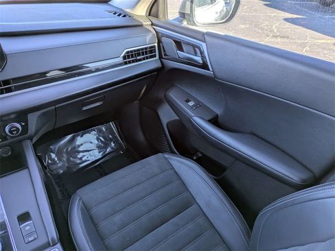 Used 2024 Mitsubishi Outlander SE image 18