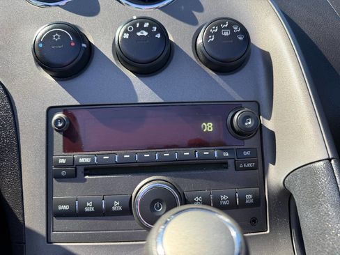 Used 2006 Pontiac Solstice Convertible w/ Power Package RWD image 35