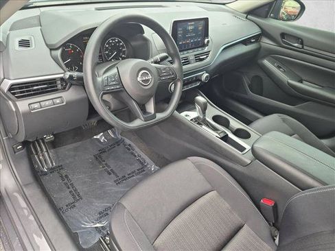 Certified 2025 Nissan Altima 2.5 S FWD image 10