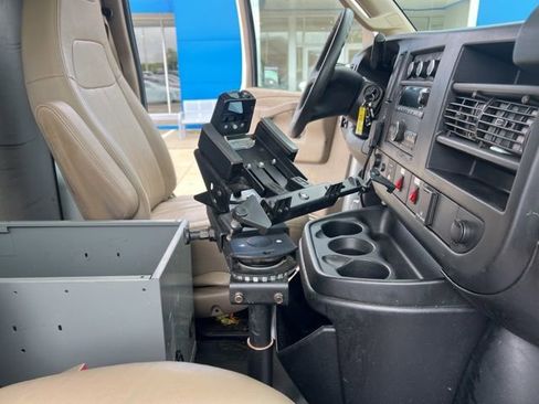 Used 2016 Chevrolet Express 2500 image 14