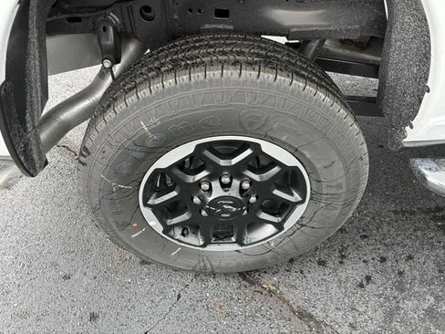 New 2025 RAM 2500 Laramie AWD/4WD image 12