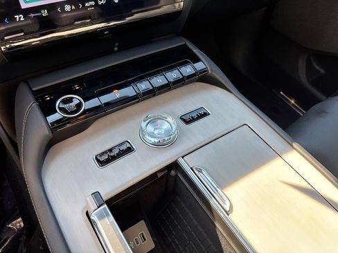 New 2025 Lincoln Navigator Reserve w/ Jet Appearance Package image 23