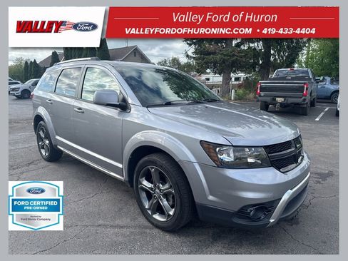 Used 2018 Dodge Journey Crossroad w/ Nav & Sun Group FWD image 1