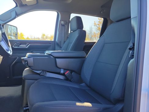 Used 2024 GMC Sierra 2500 SLE w/ SLE Value Package; image 14