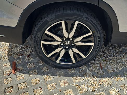 Certified 2019 Honda Pilot Elite image 5