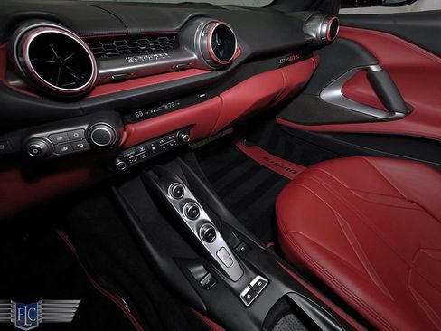 Used 2021 Ferrari 812 GTS image 20