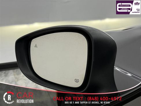 Used 2023 Chrysler Pacifica Touring-L FWD image 36