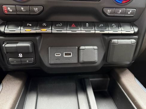 Used 2019 Chevrolet Silverado 1500 LTZ w/ LTZ Texas Edition image 35