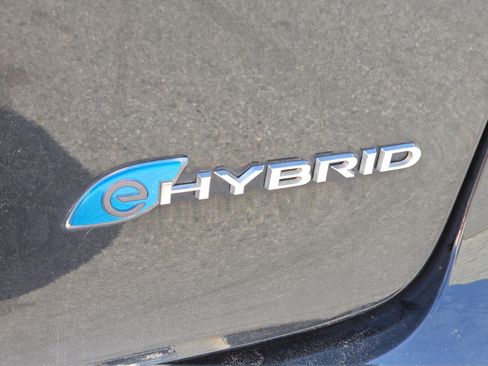 Used 2023 Chrysler Pacifica Touring-L FWD image 30