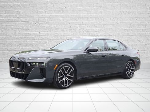 New 2026 BMW 740i xDrive AWD/4WD image 2