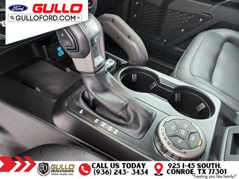 Used 2025 Ford Bronco Badlands image 28