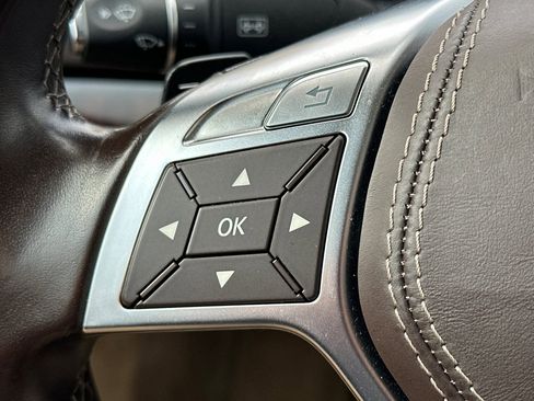 Used 2015 Mercedes-Benz SL 63 AMG image 34