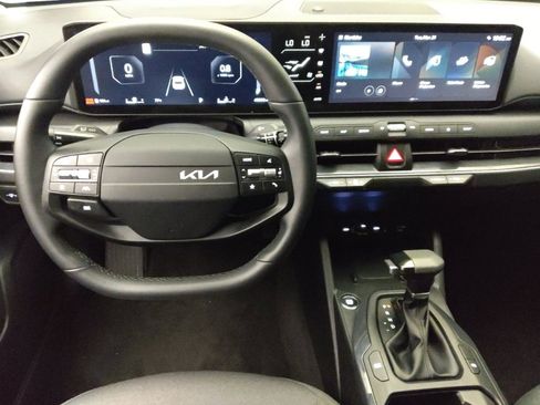 Used 2025 Kia K4 EX image 22