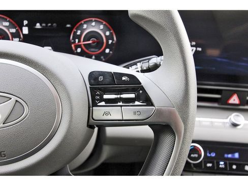 Used 2024 Hyundai Elantra SEL FWD image 19